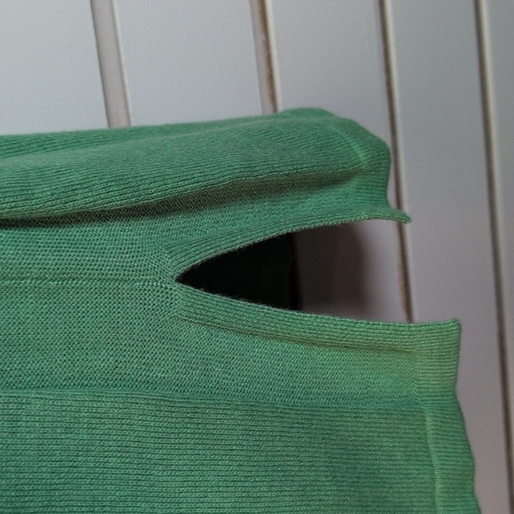 J McLaughlin Milbrey Sweater Solid Green Size S EUC - Picture 5 of 8